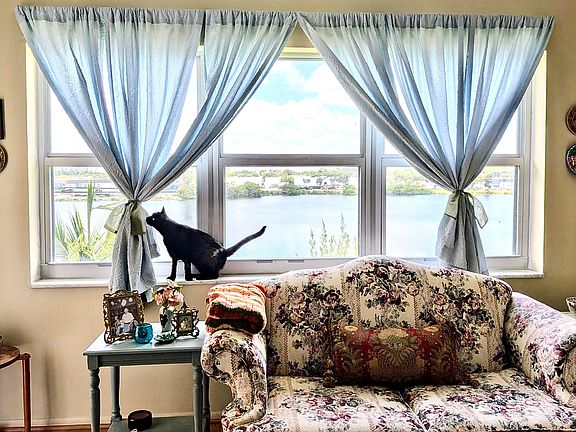 4th image of 4311 Crystal Lake Drive #407