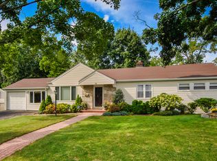 74 Holbrooke Rd, White Plains, NY 10605