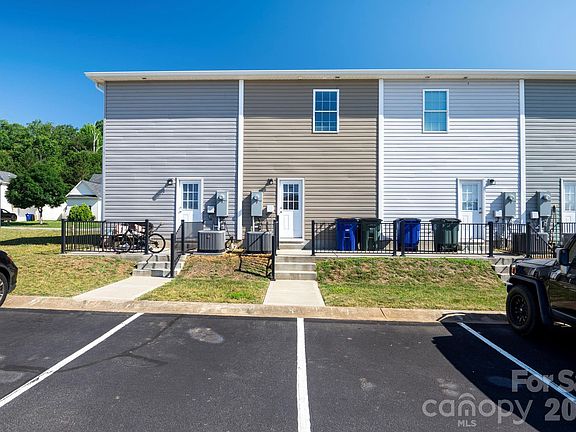 4th image of 3939 Newhall Dr NW