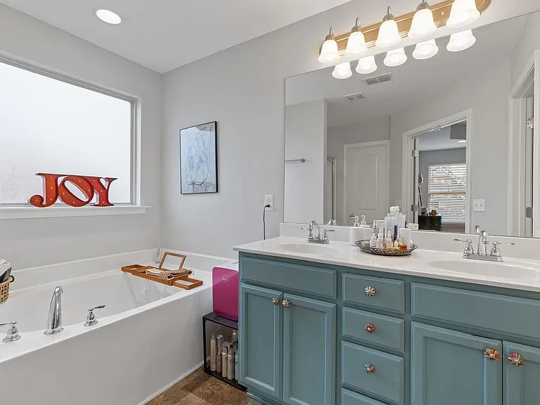 3213 Mapleside Ln — Photo 35