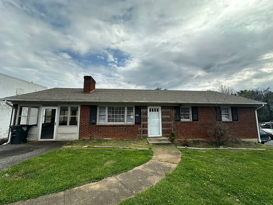 3203 Old Forest Rd