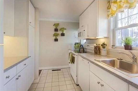 11 Oak St #2 — Photo 6