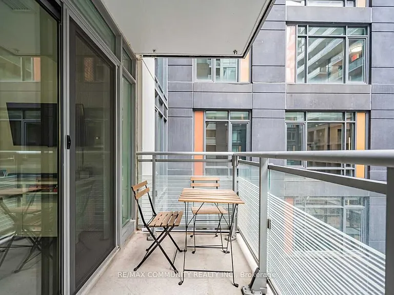 525 Adelaide St W #631 — Photo 24