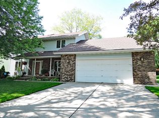 1530 Sunset Dr SW, Owatonna, MN 55060