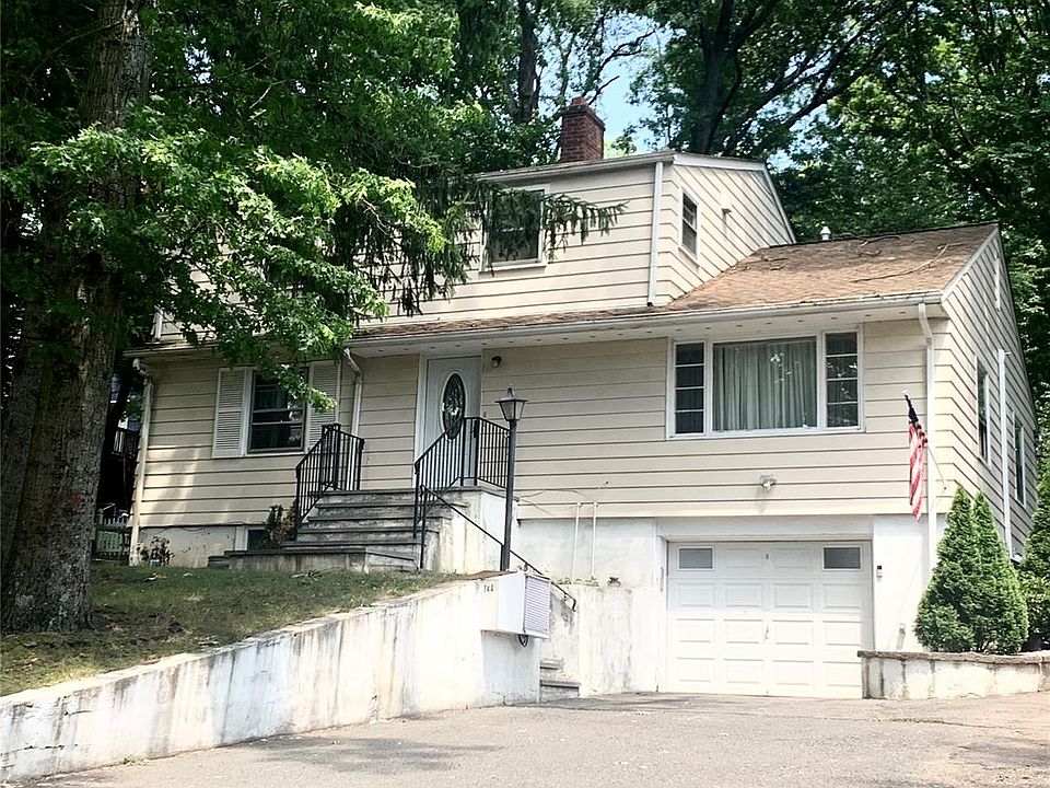 1st image of 144 Railroad Ave