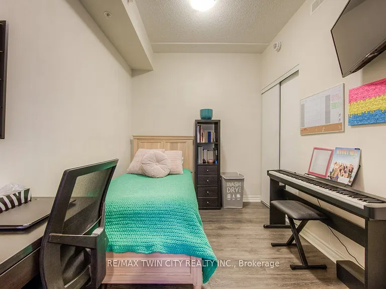 1280 Gordon St #305 — Photo 15