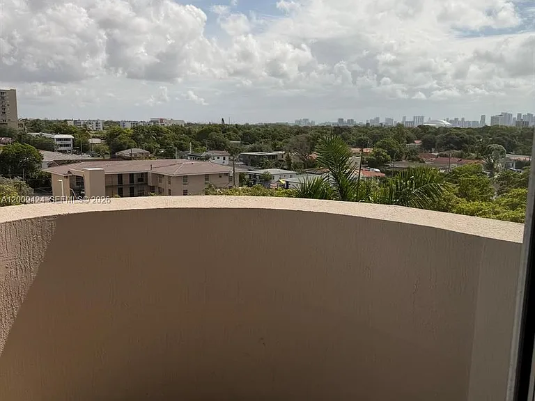 50 Menores Ave #518 — Photo 18