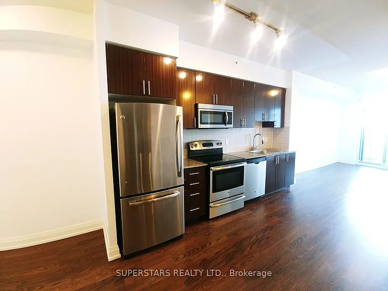 7161 Yonge St #2133 — Photo 5