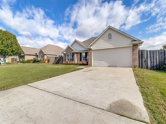2nd image of 825 Greenview Ct