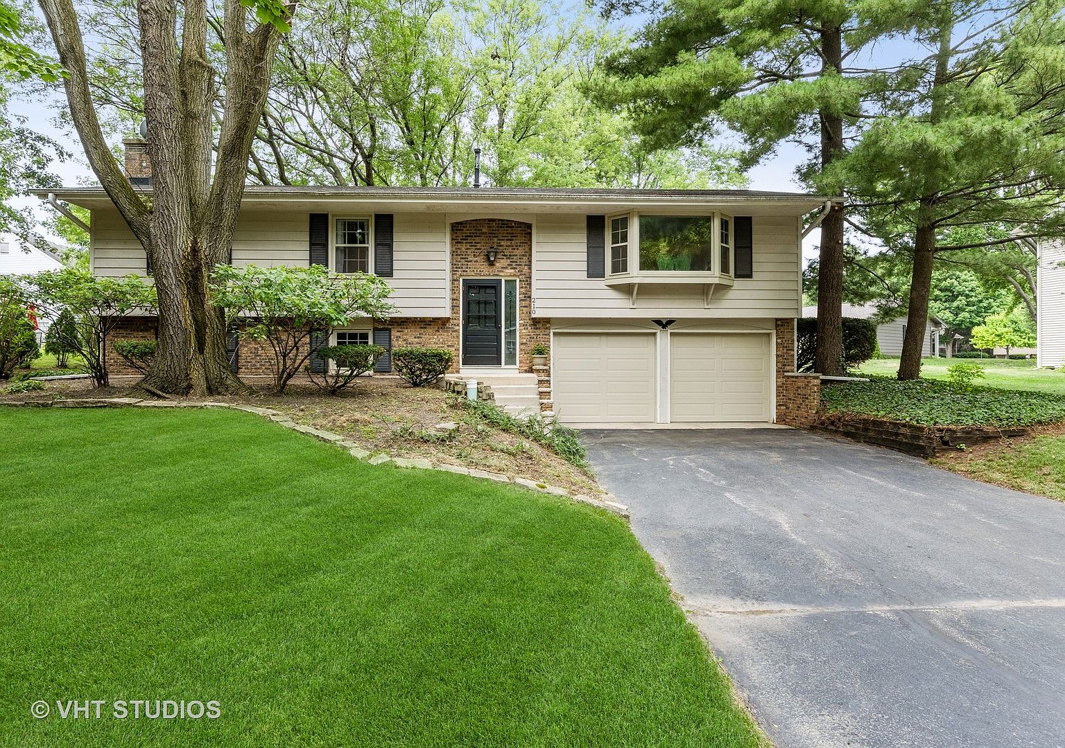 210 West St, Geneva, IL 60134 Zillow
