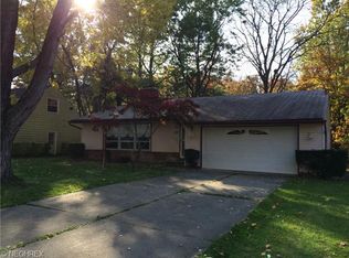 870 Quilliams Rd, Cleveland Heights, OH 44121