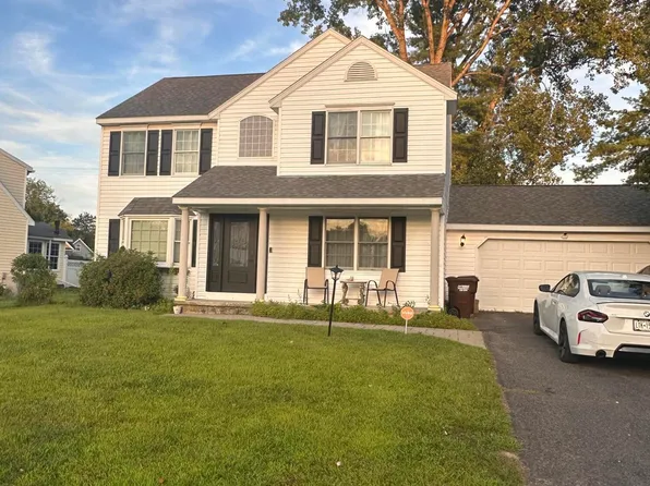 7 Van Rensselaer Way, Glenmont, NY 12077