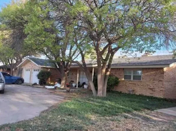 229 Cottonwood Ln, Levelland, TX 79336
