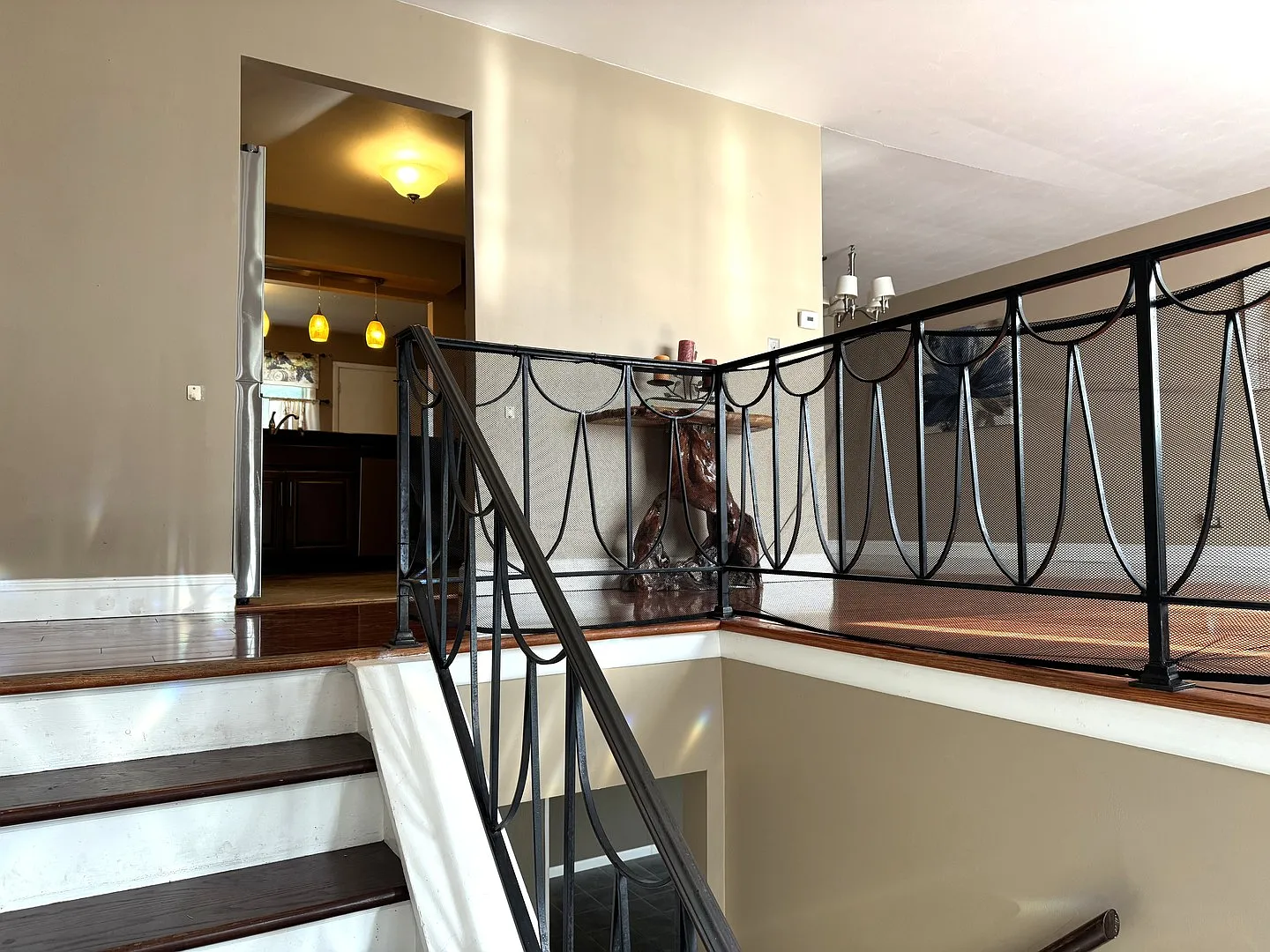 4 bed, 2.5 bath, 1803 sqft, $3,200 — Photo 2