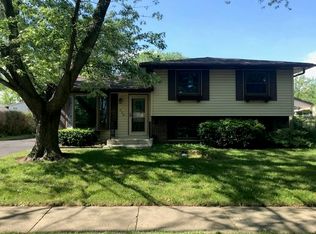 258 Blackberry Dr, Bolingbrook, IL 60440