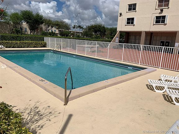 5th image of 4675 W 18th Ct APT 306-G