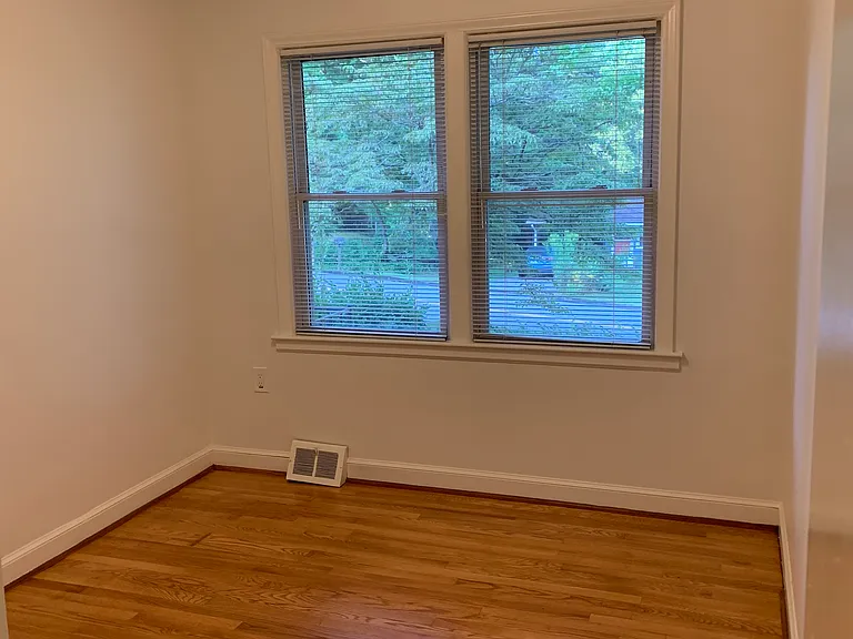 204 Orchard View Ln — Photo 6
