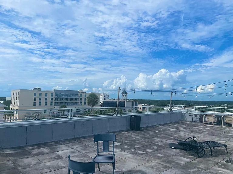 302 SE Broadway St #350 — Photo 48
