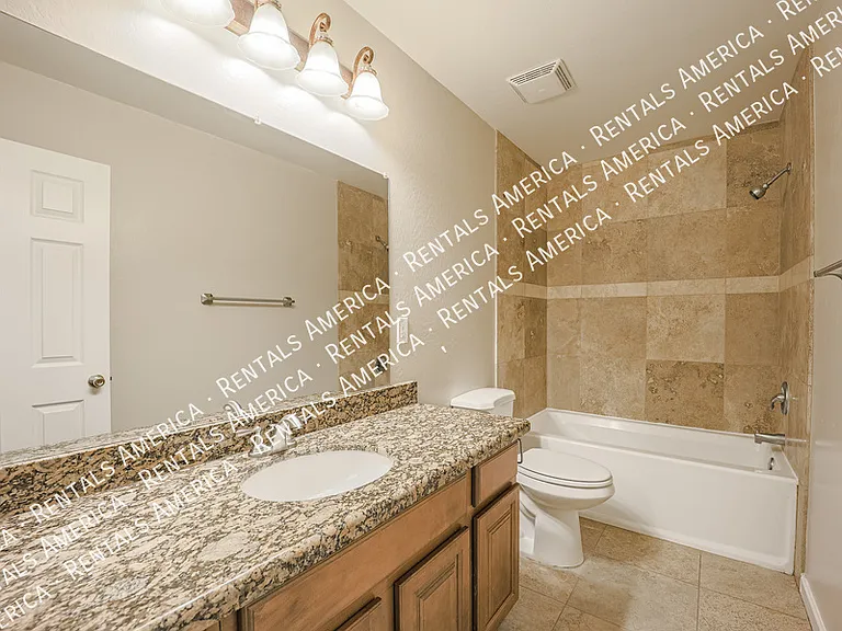 771 E Laredo St — Photo 23