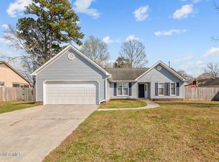 107 Raintree Cir, Jacksonville, NC 28540