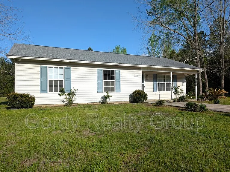 5579 Willis Rd — Photo 1