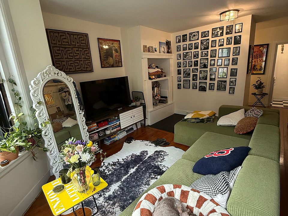 1st image of 459 Beacon St APT 4