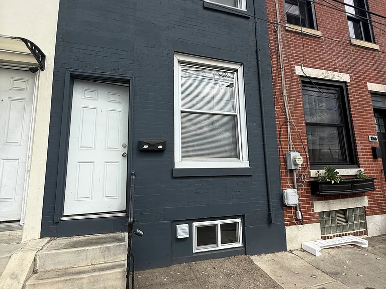 3264 Emery St — Photo 1