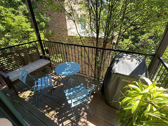 2nd image of 627 W Arlington Pl APT 2N
