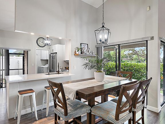2nd image of 501 Lakewood Drive #9d