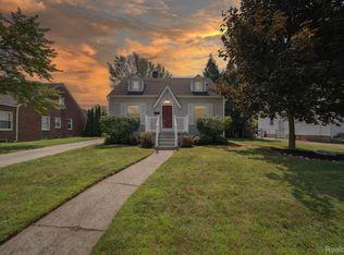 57 High St, Mount Clemens, MI 48043