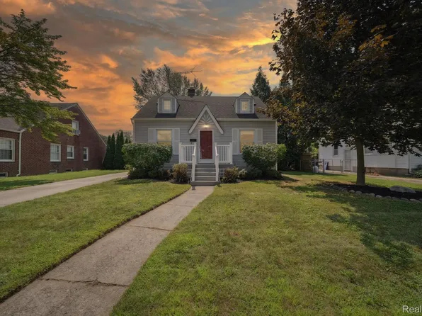 57 High St, Mount Clemens, MI 48043