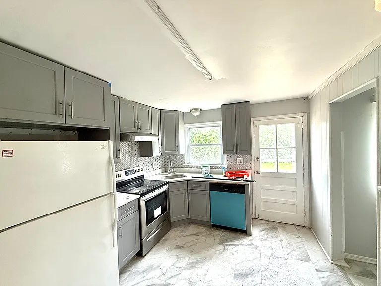114 Motor Ave #1 — Photo 2