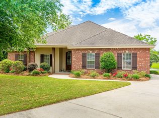 25 Lakeland Cir, Petal, MS 39465