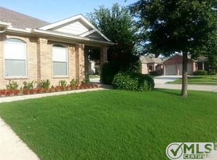 1621 Cardinal Way, Aubrey, TX 76227