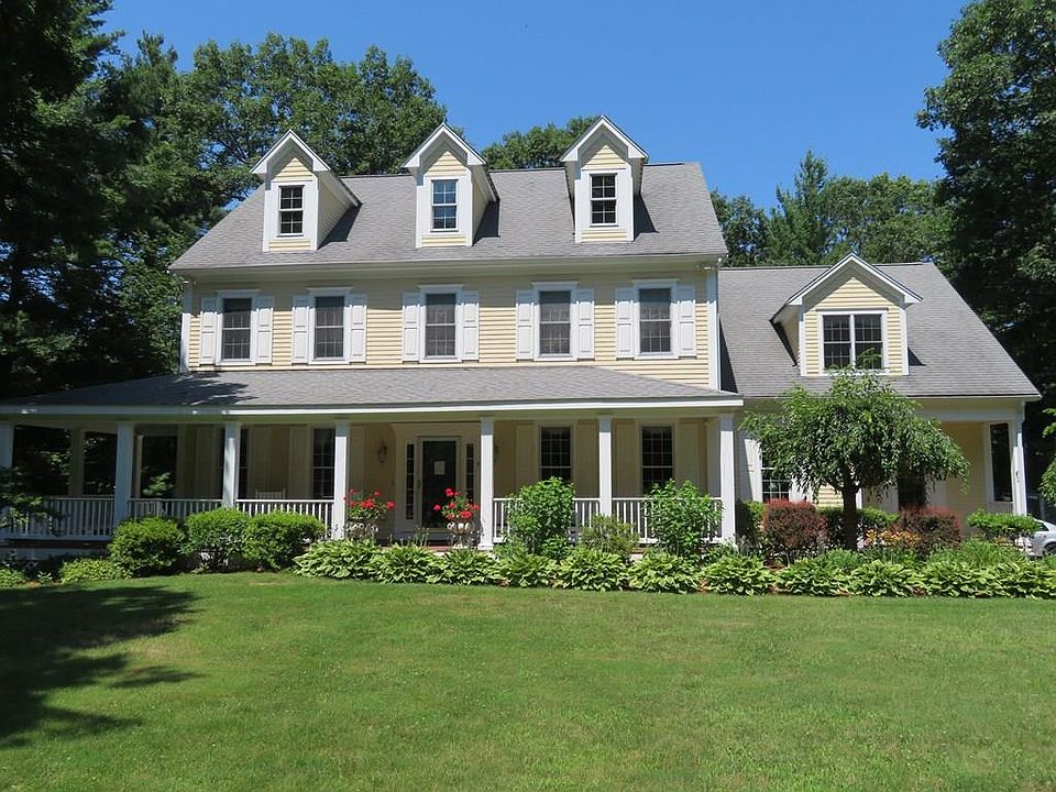 1st image of 85 Carriage House Ln
