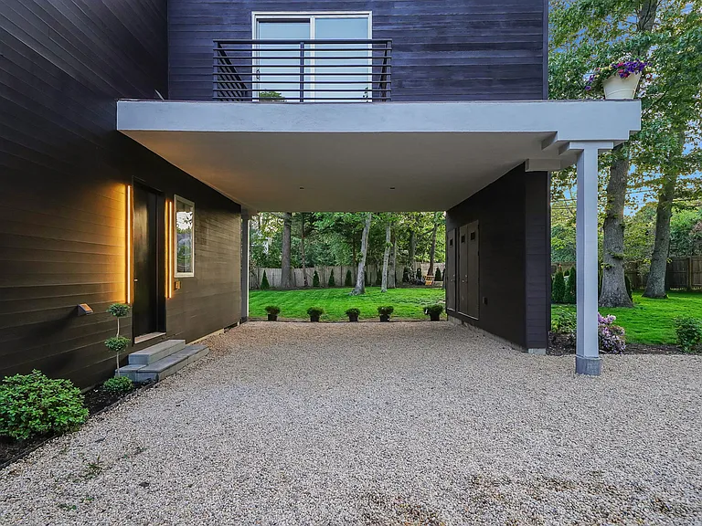 121 Montauk Hwy — Photo 7