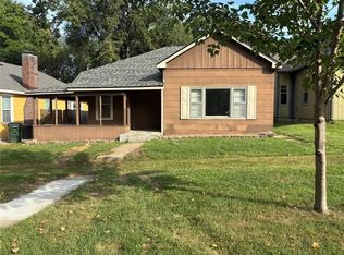 316 Vine St, Leavenworth, KS 66048