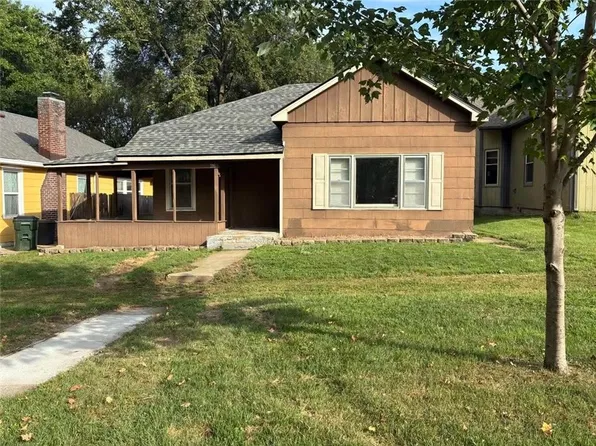 316 Vine St, Leavenworth, KS 66048