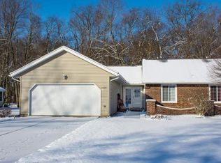 52149 Wembley Dr, South Bend, IN 46637