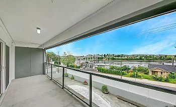 Building Photo 5