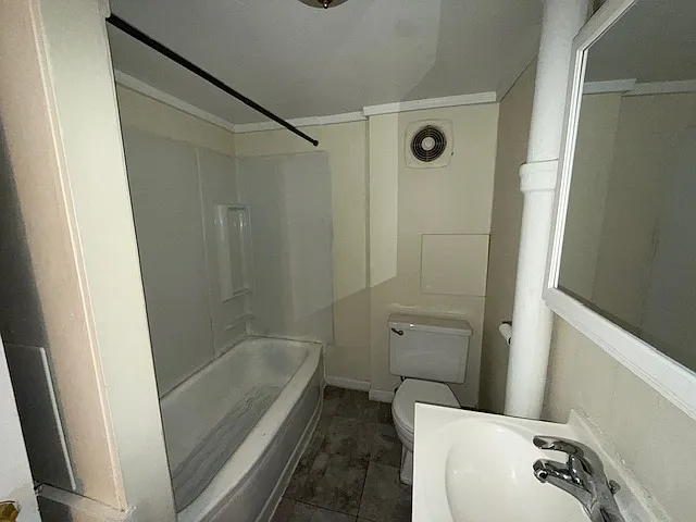 37 Chestnut St #1 — Photo 9