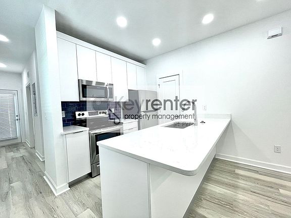 4th image of 2703 N 24th St #1