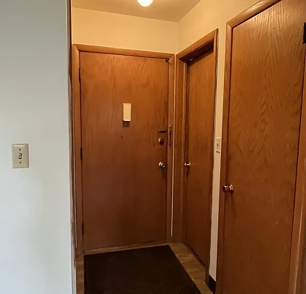 210 N Summit St #13 — Photo 4