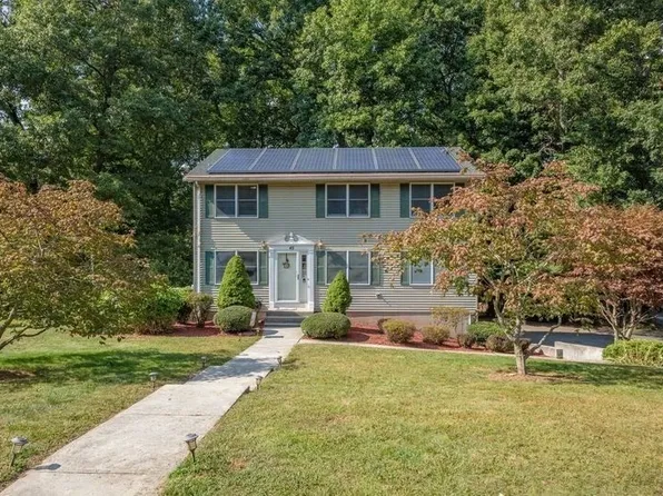 45 Oak Brook Dr, East Longmeadow, MA 01028