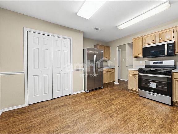 4th image of 7610 Dockside Dr