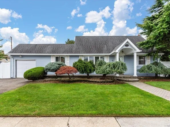 9 Balfour Drive, Bethpage, NY 11714