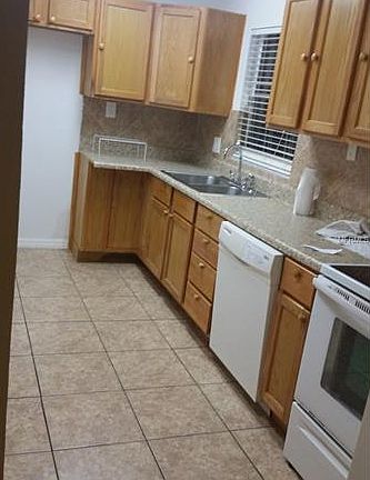 2nd image of 4252 Pershing Pointe Pl #525