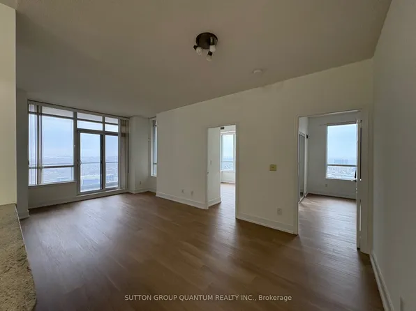 388 Prince Of Wales Dr, Mississauga, ON