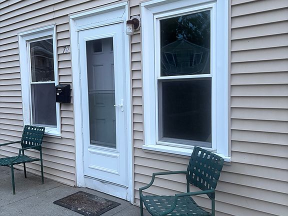2nd image of 79 Barrows St