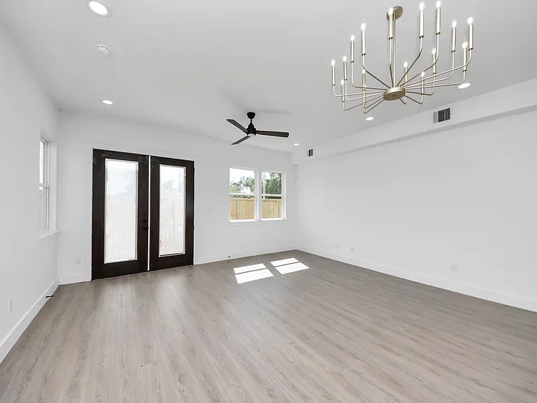 4133 E Toliver St — Photo 10